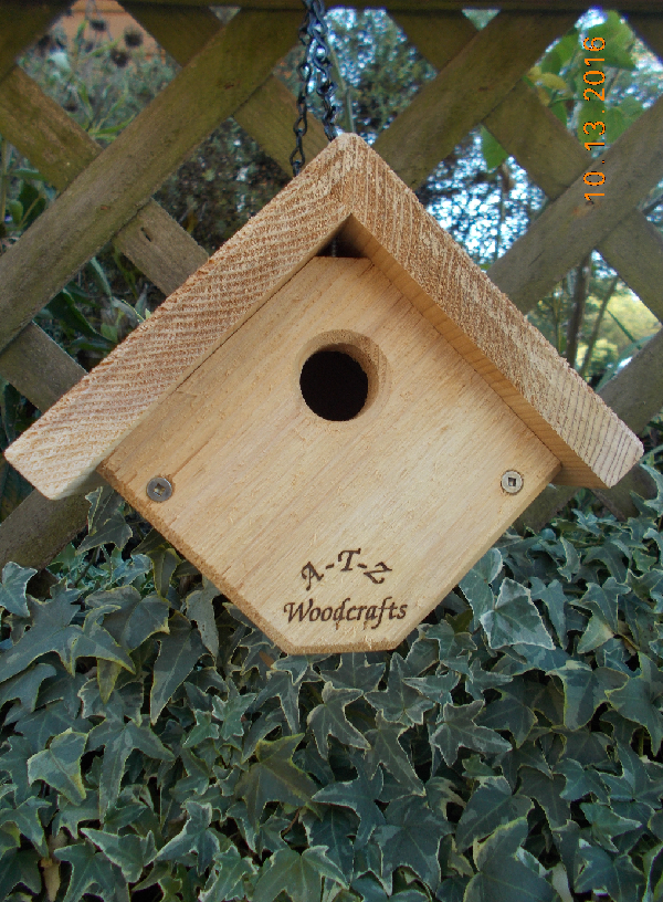 Hanging Wren V Nestbox-cedar-wren-nestbox-usa